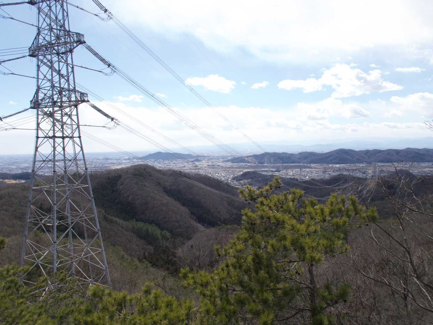 振り返ると⛰太田金山と⛰八王子丘陵