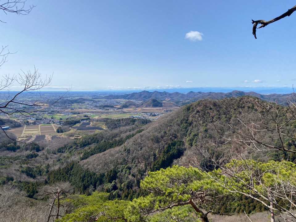 奥には⛰大小山　手前はラストに登る⛰高松