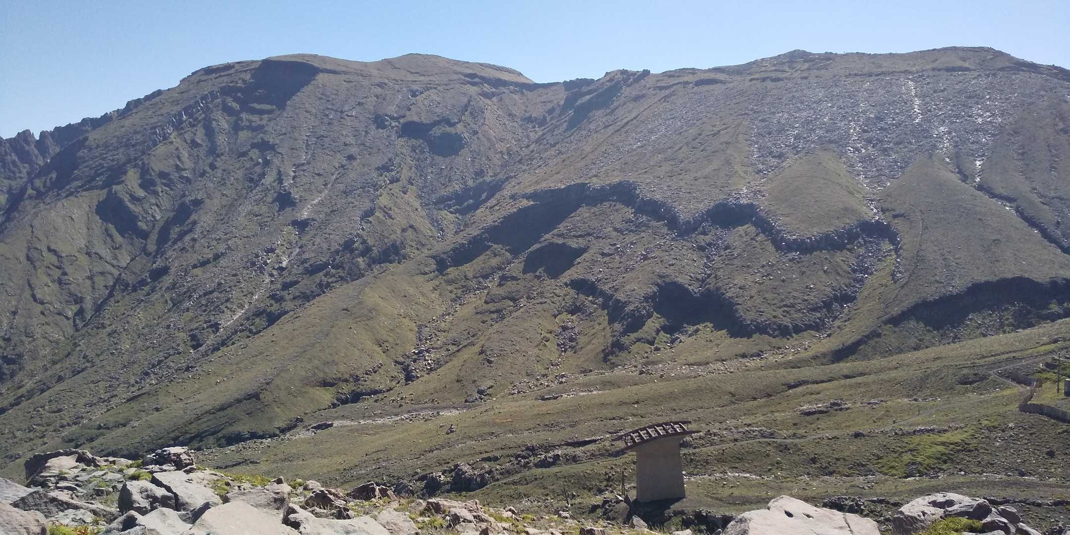 楢尾岳から阿蘇山 高岳  中岳