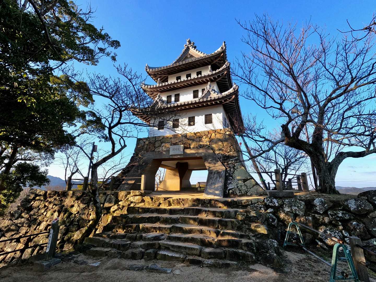 模擬天守

ランドマークを手に入れたし下山します