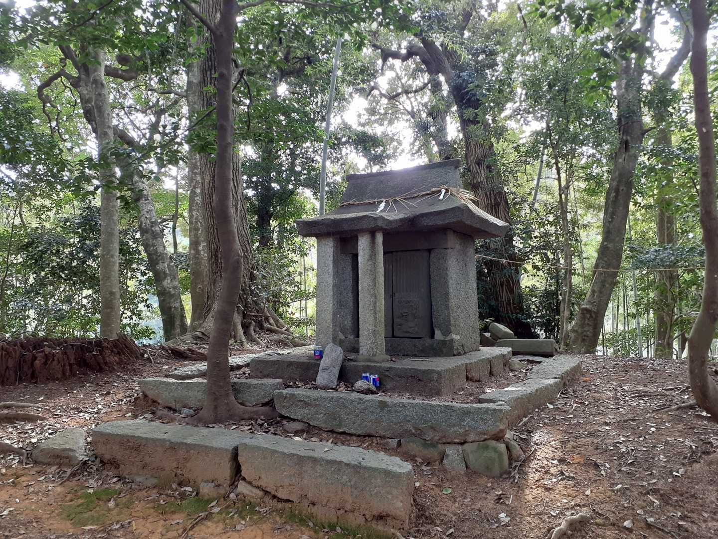 そこが奥の院→長嶽山に到着