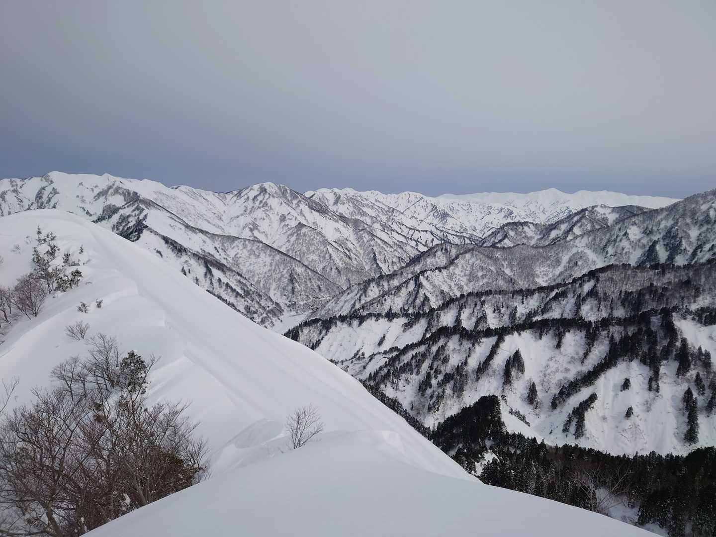 きつかった(´Д｀)ﾊｧ…
この景色に疲れも吹っ飛んだ！
今回も素晴らしい山へ連れてきてもらった🙂