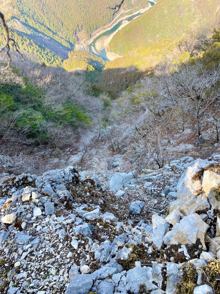 気合を入れて覗き込む👀　なかなかの高度感
