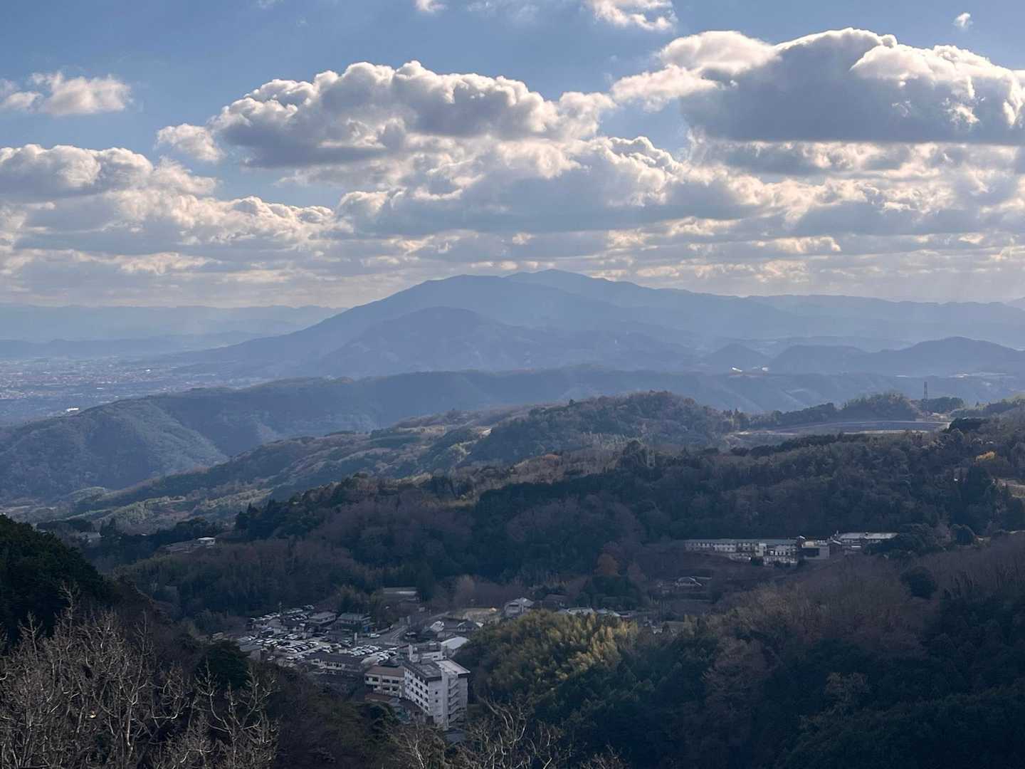 信貴山の山頂から二上山から金剛山まで⛰️⛰️
綺麗に見えました😄