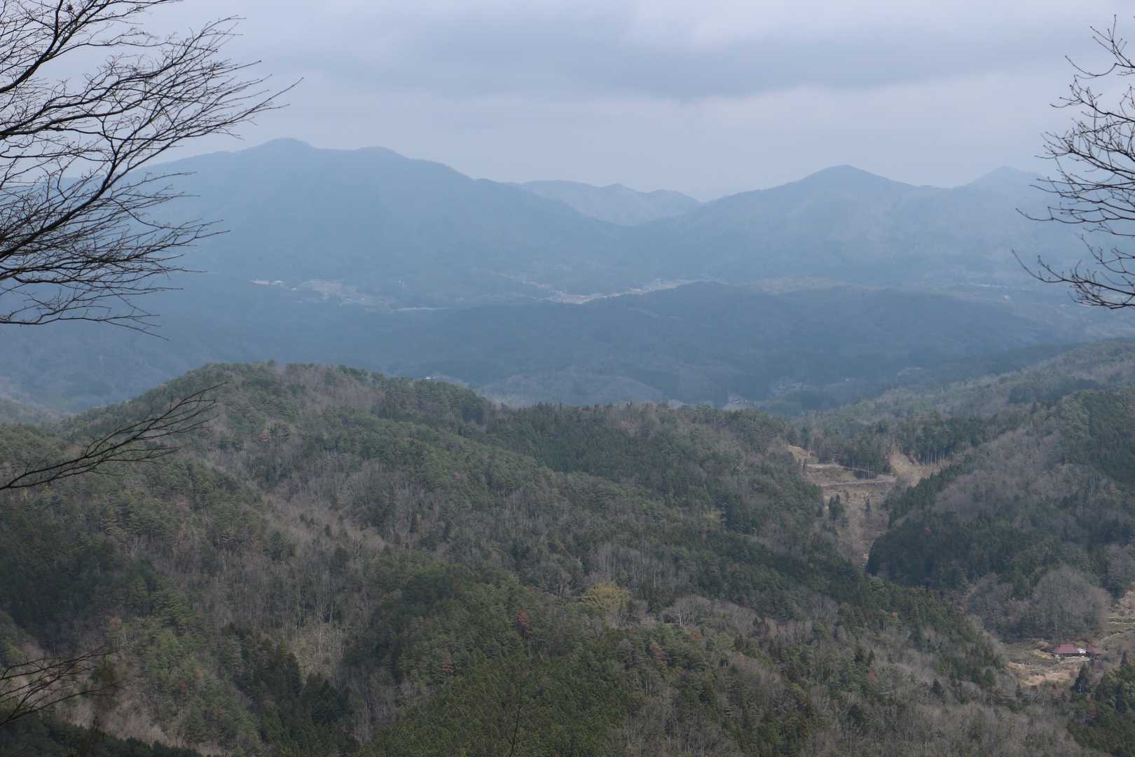 滝山からの眺望✨
北の山々が見えています。