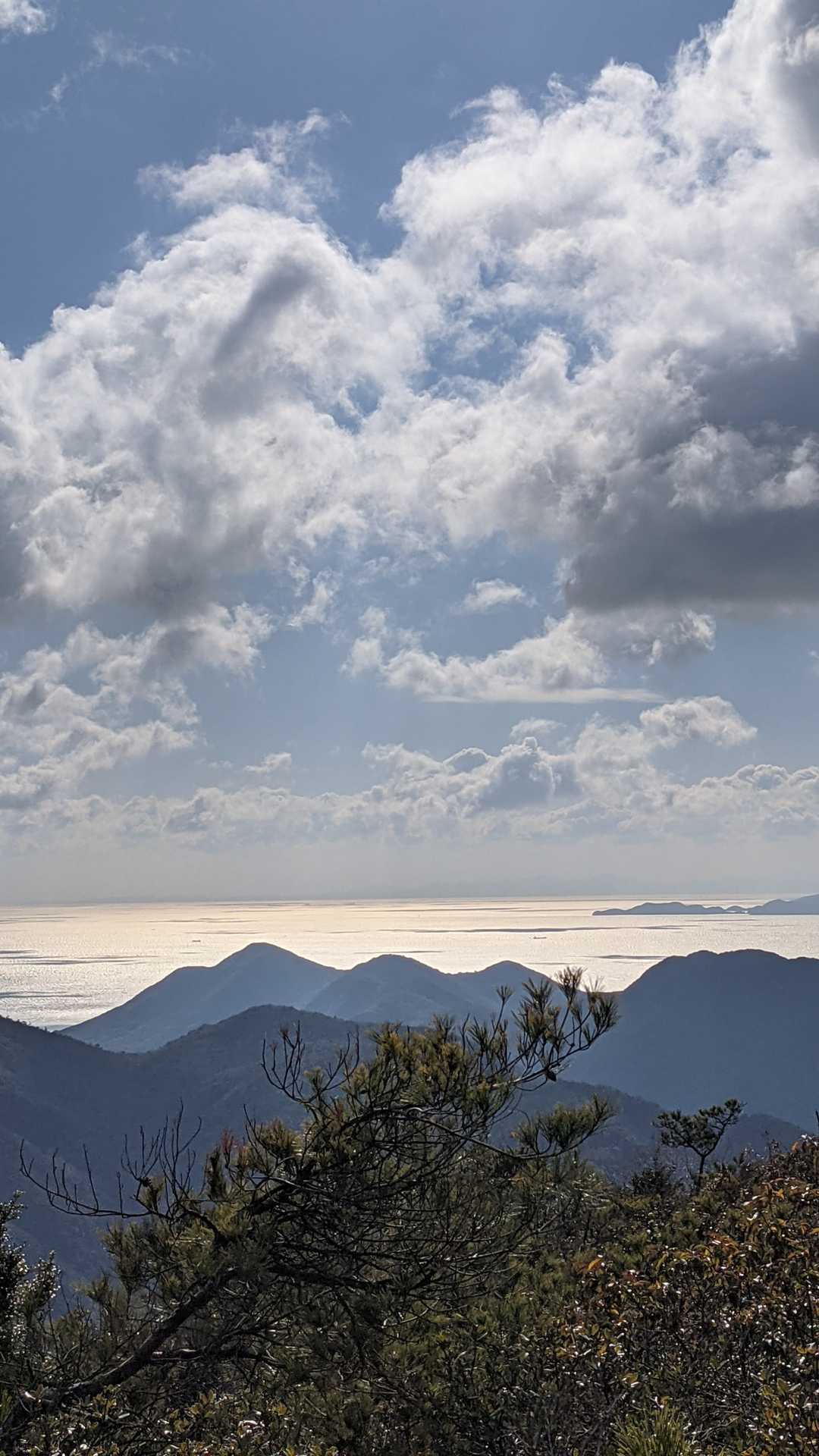きらめく海と空
