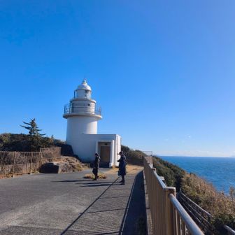 登って下りてを繰り返してようやく石廊崎に到着