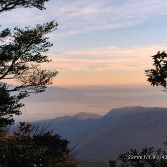 僅かながら海が見えます👍やっぱり景色は経ケ岳やこの先の山がいいですね😅