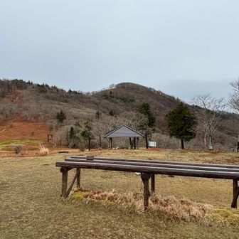 明神平の東屋
雨の中ありがたみを噛み締めました