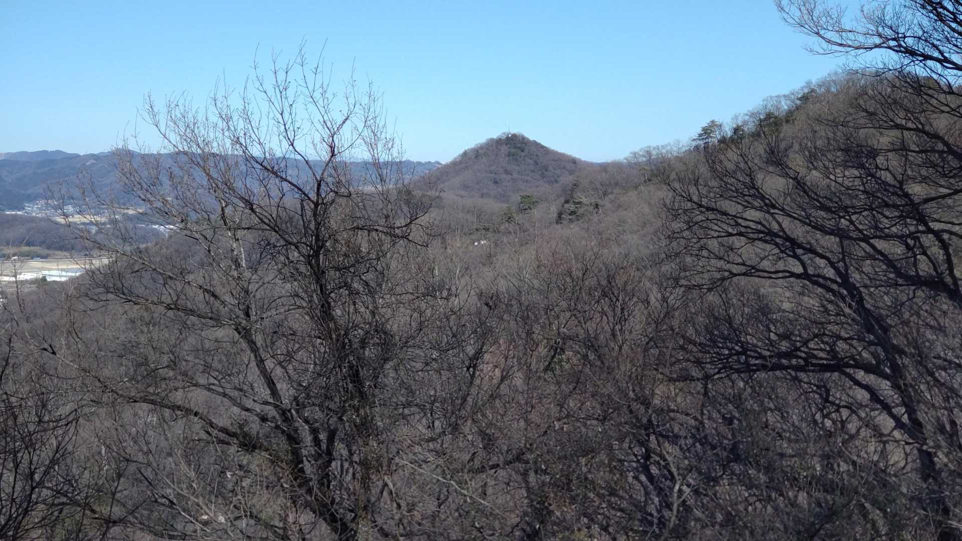 青竜ケ岳を望む