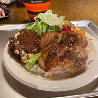 晩御飯ワンプレート
※ティラミスは分けて欲しいなぁ～