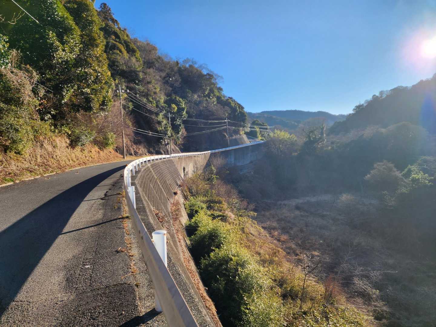 登山口まで約2.8k道路歩き