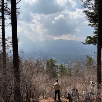 フジヤマを眺める外人さんは絵になりますな。
晴れてれば良かった。