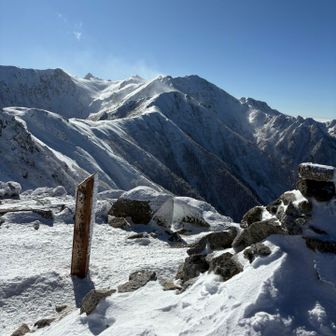 向こうに木曽駒ヶ岳
