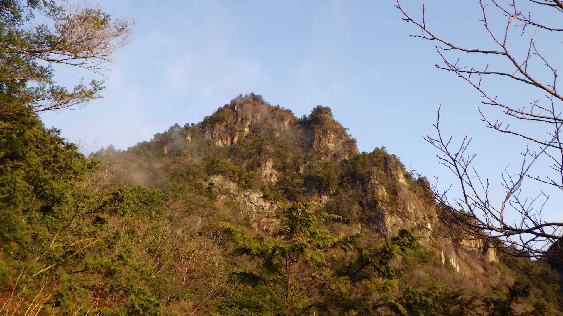 登山口に向かう車中からはガス🌫️ってたけど奇跡的に快晴になった☀️
もってるね～😁