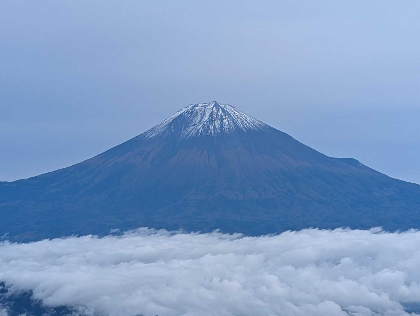 ちょっぴり冠雪