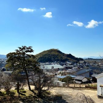 次はこの観音寺山に登ります