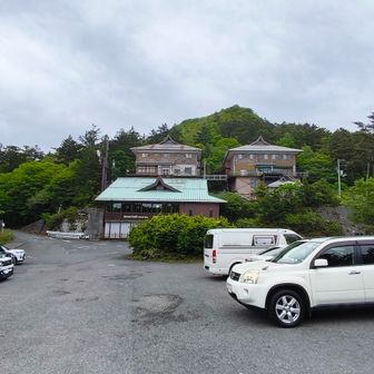 モンベルはまだ開店前