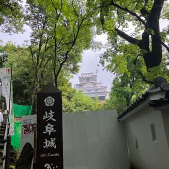 少し休憩して、今日は七曲から下山します。