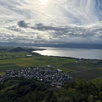 ちょっと下の展望台から。八幡山のとこより綺麗に見える✨