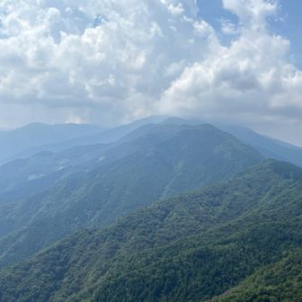 展望所から
赤星山方面
山頂付近はガスってます