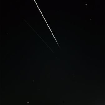 そして、北東方向へ向かっていき、太陽の光が反射しなくなって消えてしまいました

だいぶ上手く撮れるようになったと思います。
まだまだ改善点はありますが😅