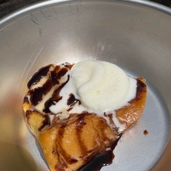 バナナ、チョコソース、クーリッシュアイスをトッピング！