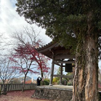 本堂から護摩焚き供養の読経の声