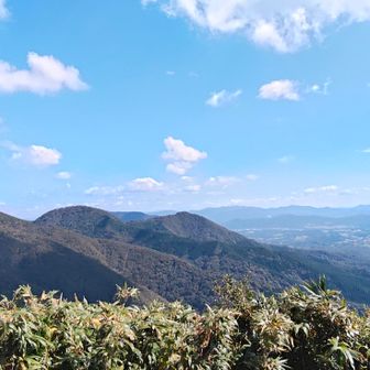 蒜山はこの山々の向こうかな？