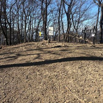 仙人ヶ岳の山頂は広いので、団体もokです