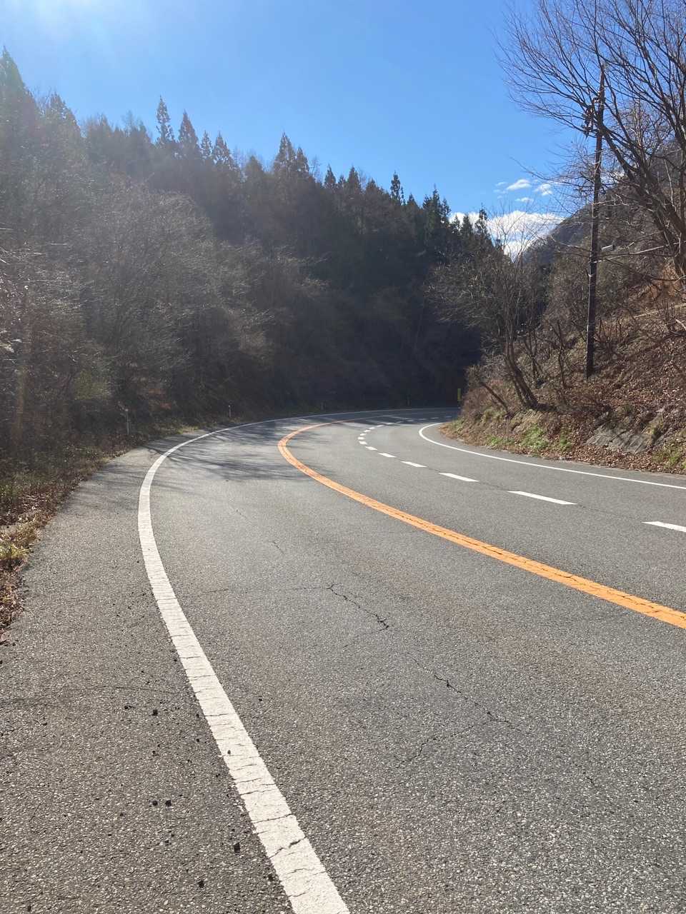 車道に出てきました。ここから車🚗を停めた場所まで歩きます。本日はこれにて終了