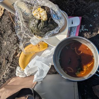 オレギリ🍙(のりたま)＋ひるげ🥢＋🍌