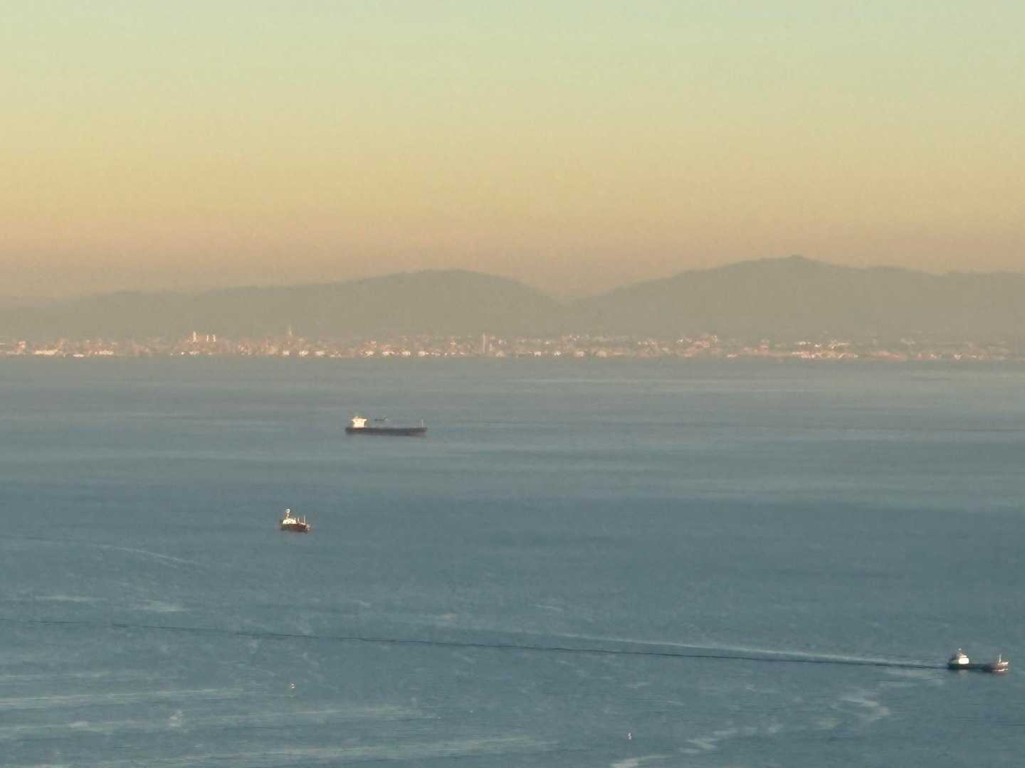 須磨浦公園駅前バス停-旗振山-高倉山-高倉台登山口-横尾山 縦走コースの写真