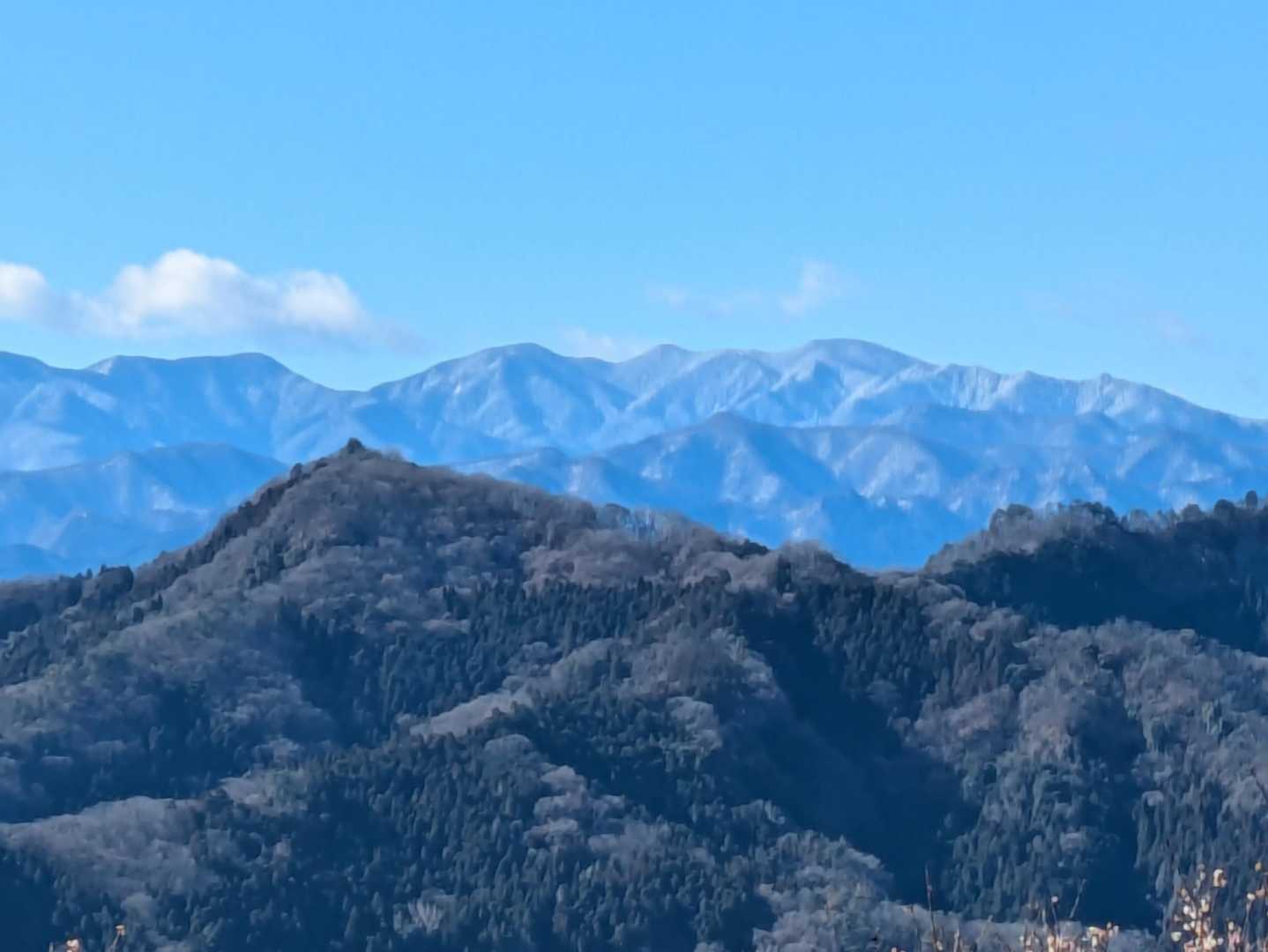 右から三宝山⛰️・甲武信ヶ岳⛰️・木賊山⛰️