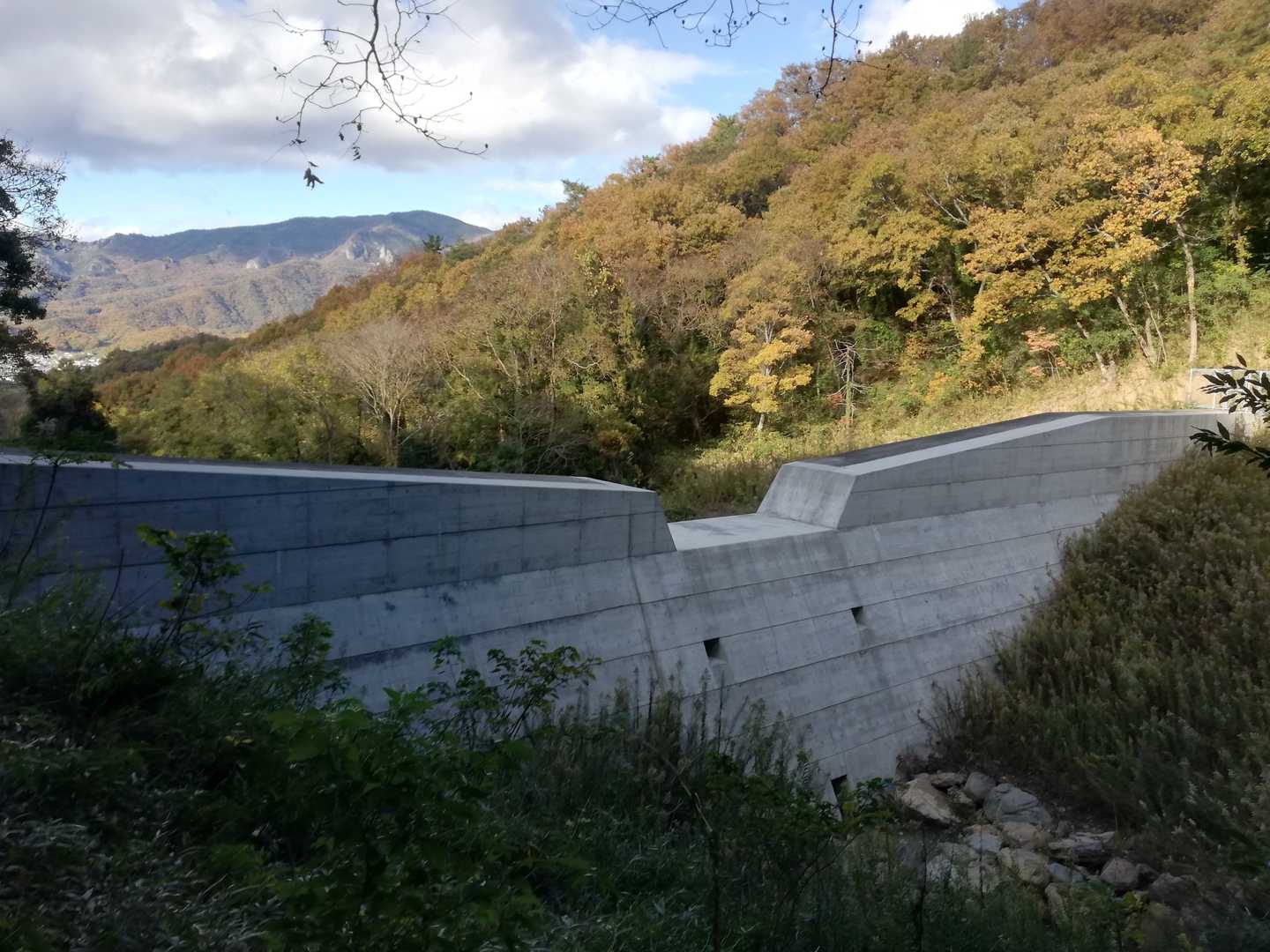丸金前バス停-碁石山登り口-碁石山-洞雲山-洞雲山・碁石山 縦走コースの写真