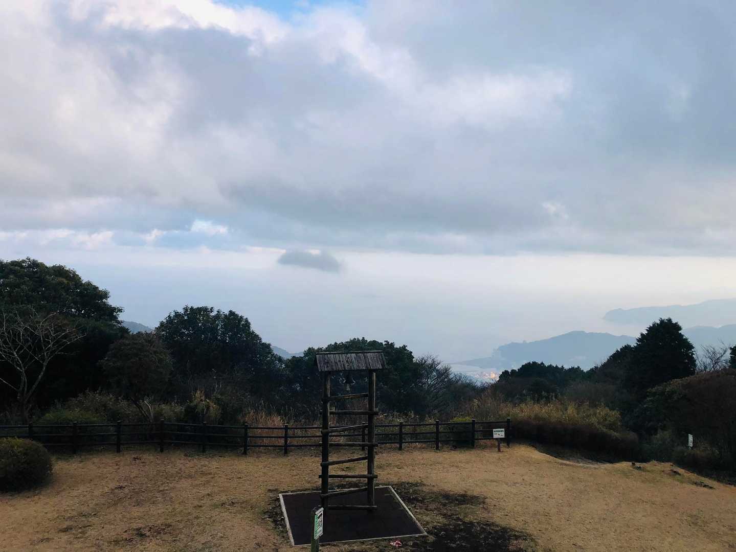 【フラット登山】十国峠から熱海へ　海を正面にひたすら下るの写真