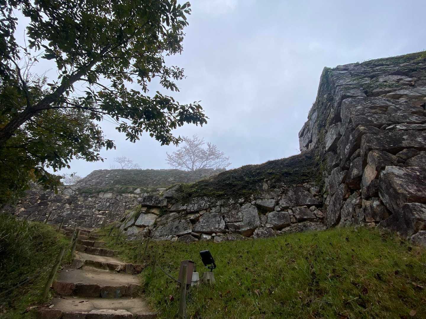 竹田城跡入口-竹田城山 往復コースの写真