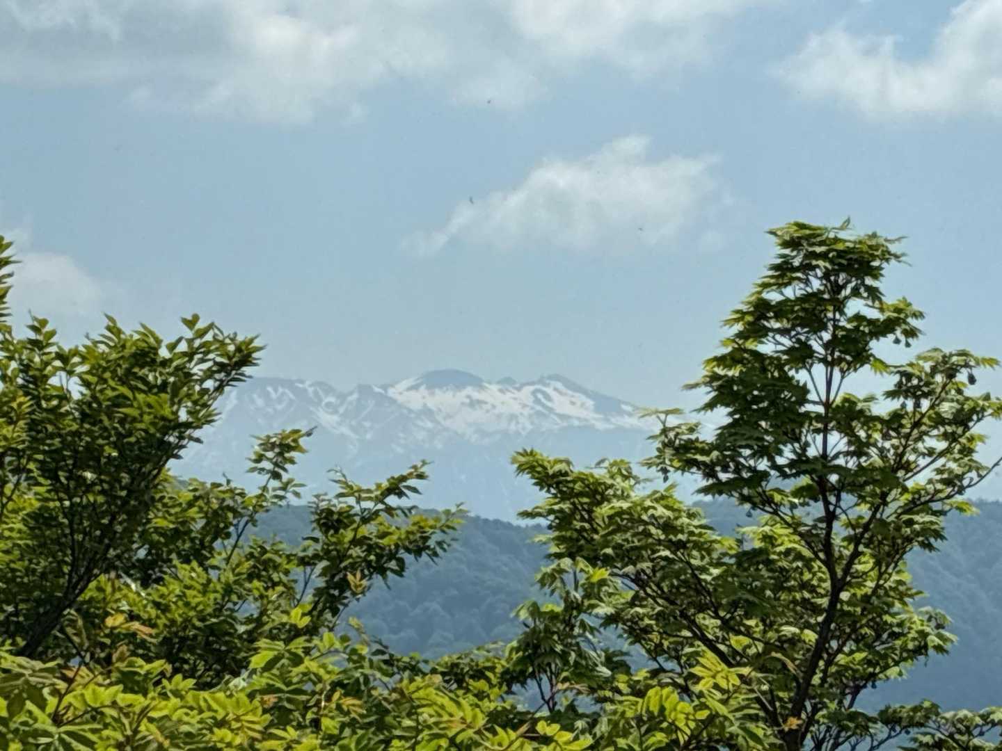 白山
雪、だいぶ溶けてきたね