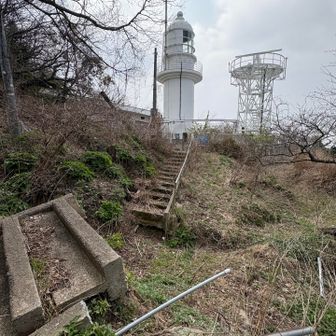 灯台の辺りが一番、大きく崩れていて近づけません。
