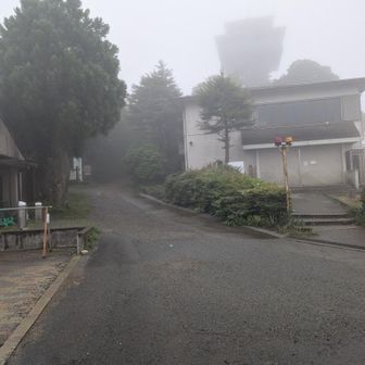 さて、諦めてちょっと行ってきます。店は９時３０分から