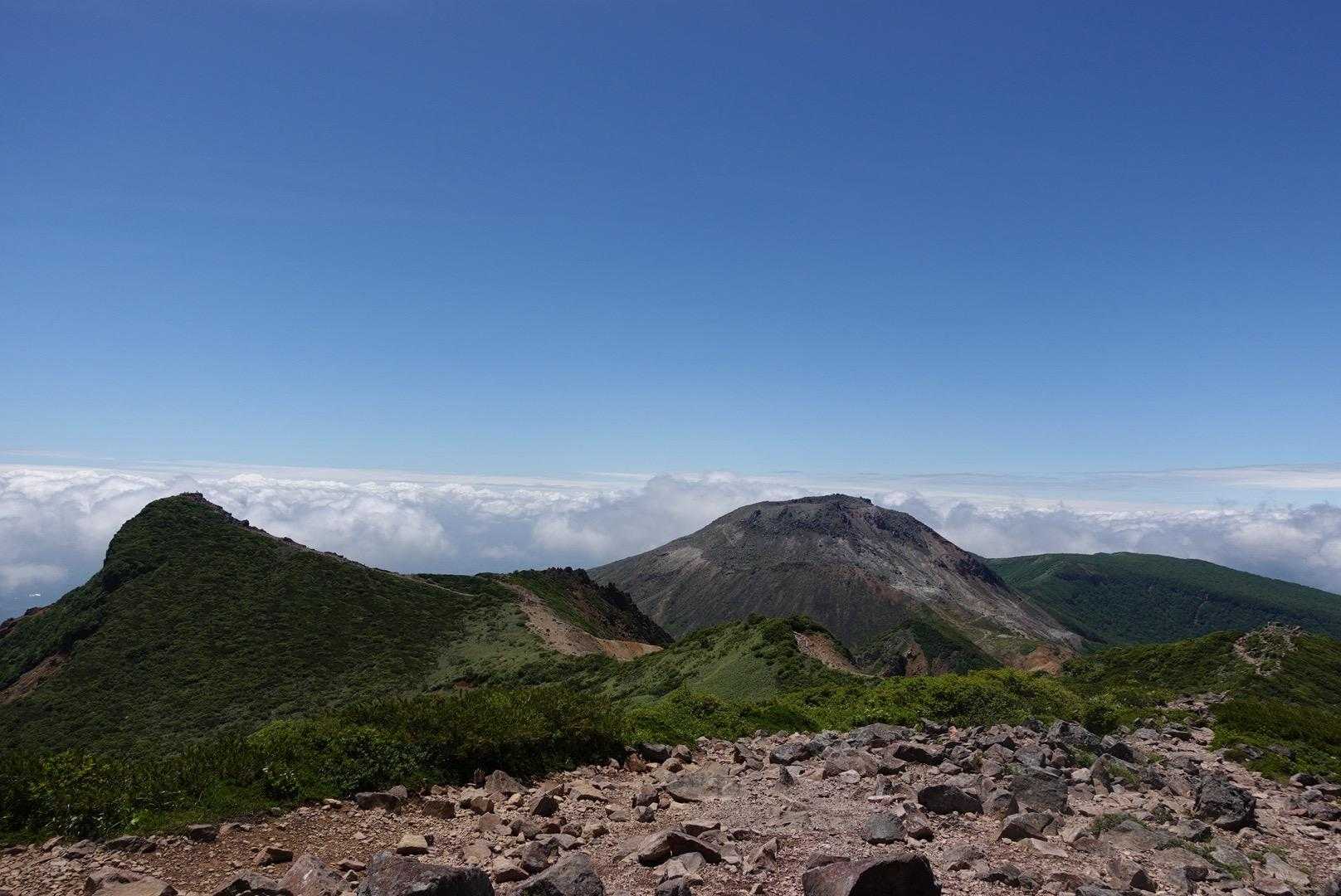 これから登る朝日岳、茶臼岳は次回に😄