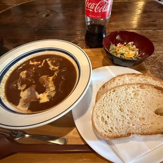 念願のビーフシチュー
普段は飲まないコーラも一緒に