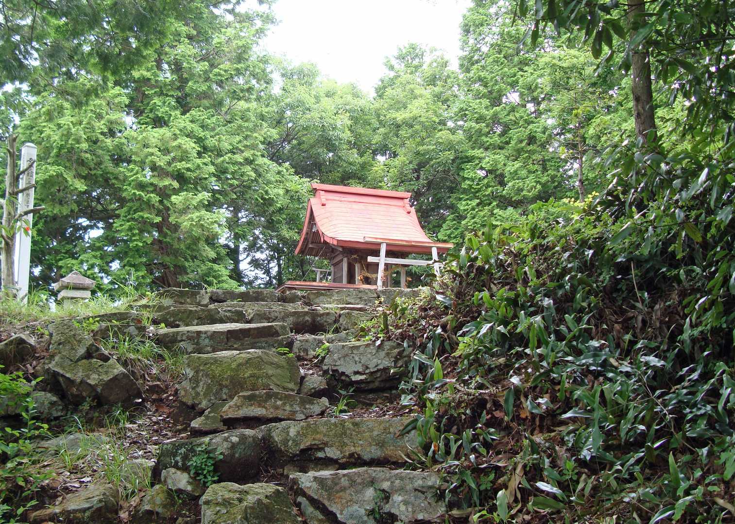 山頂は米田城址にもなっている。