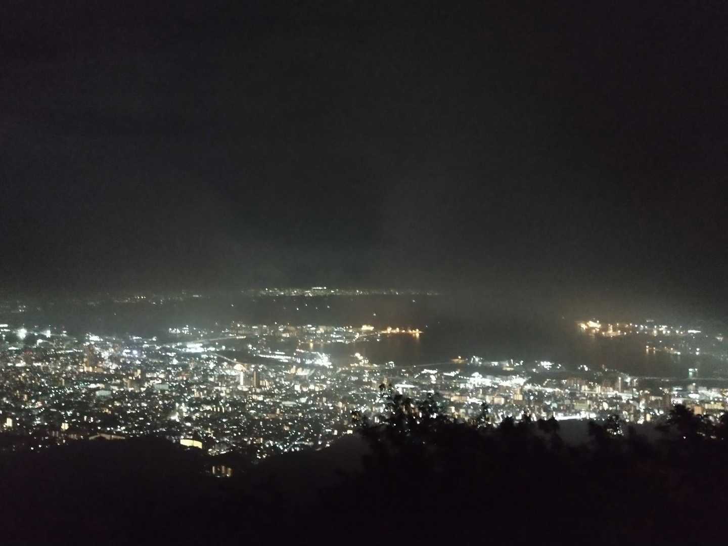 日本三大夜景の一つ、摩耶山 掬星台１０００万ドルの夜景