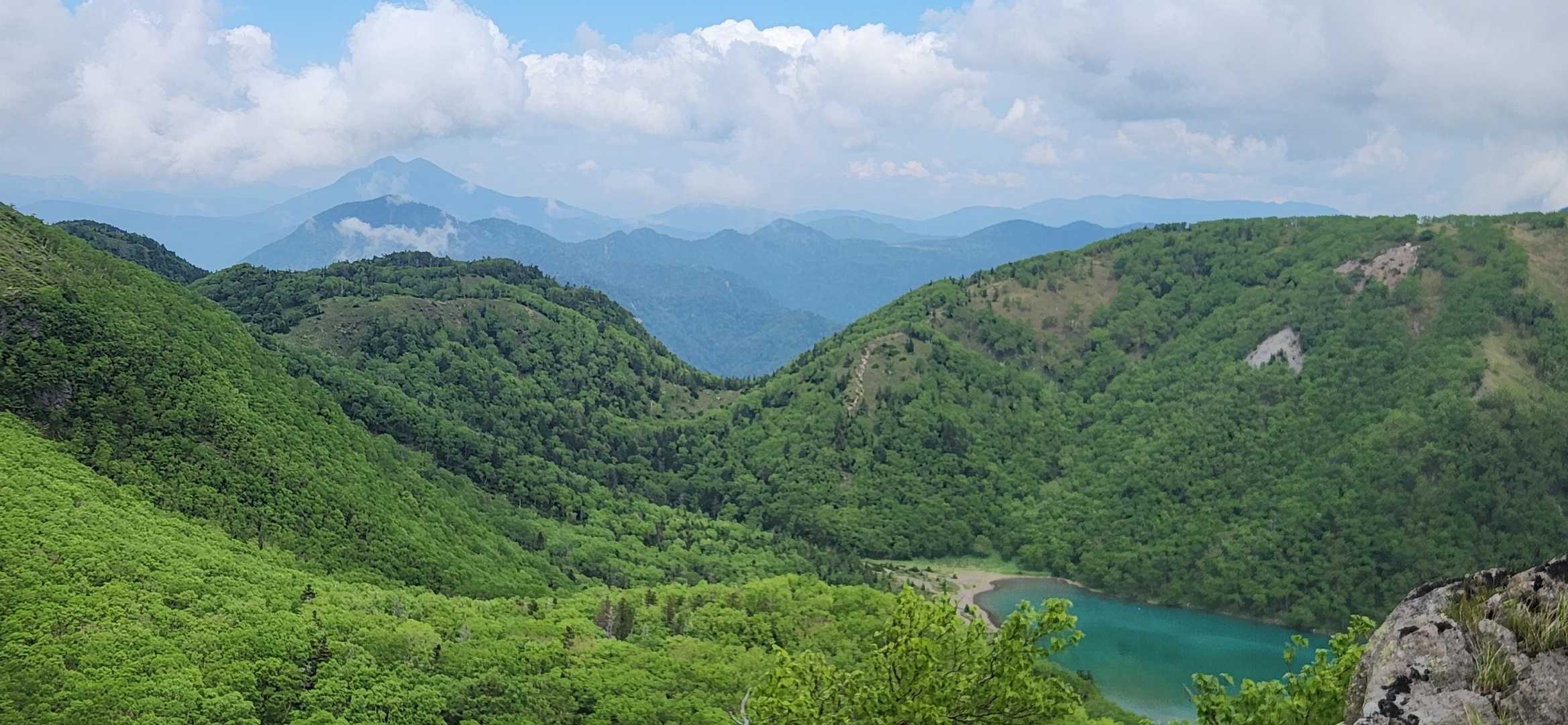 左手の猫耳な山は、燧ヶ岳やって!!山深い…🌿😚🌿
なんとここから尾瀬へ抜けるコースあるんやて!すごいな!
また尾瀬行きた〜い💞
