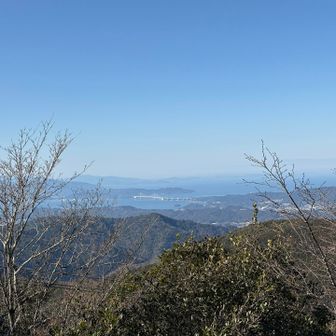 あの橋を渡った先は香川県。うどん食べたい。