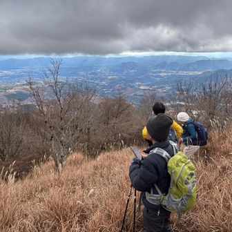 南平台着。
残念ながら山頂標識はありませんでした。