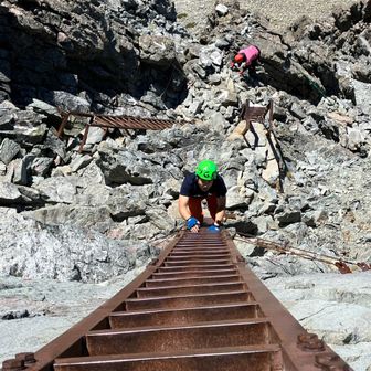 つよつよつよつよ