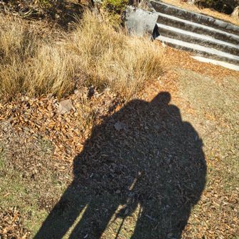 30分休憩
陽射しはあるけど空気が冷たくて冷える
まだここから半分以上、先は長い💦