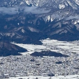 天空の🏯
今日見れたのかな🧐
狙いはここで天空の城を見る予定だったけど
ラッセルの経験不足🤭

写真撮りに夢中になってたら転んで
スノーシュー履いてるから立ち上がれなくて
1人でニヤニヤ😂